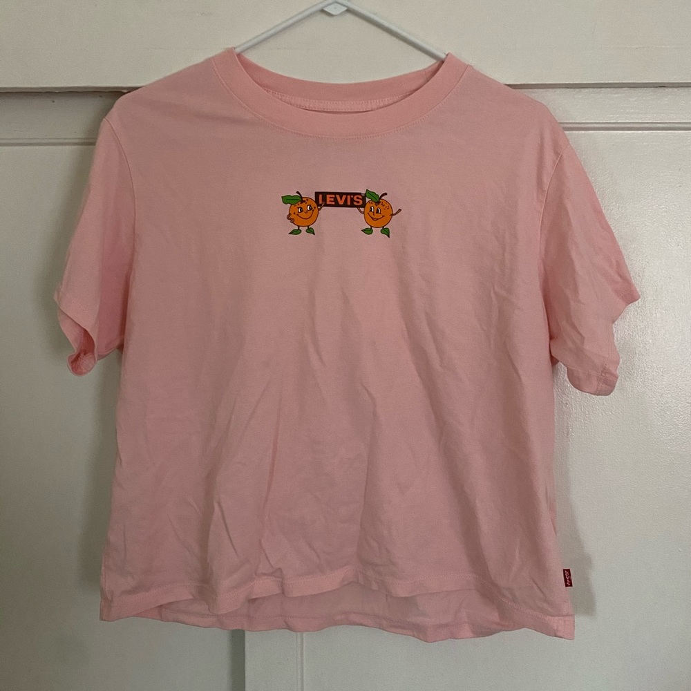 Levi’s tee